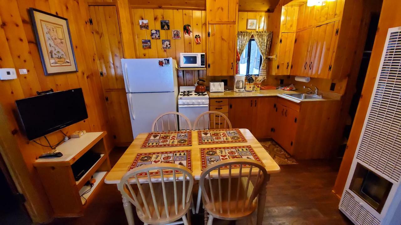 Reverse Creek Lodge June Lake Zimmer foto